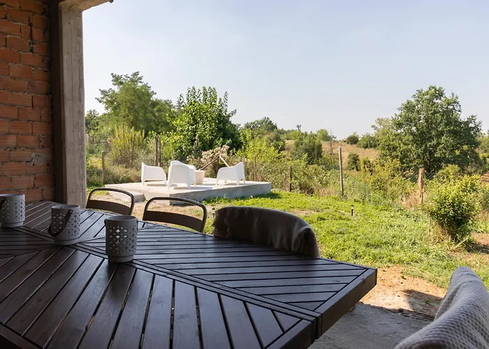 Casa All'angolo Holiday home *